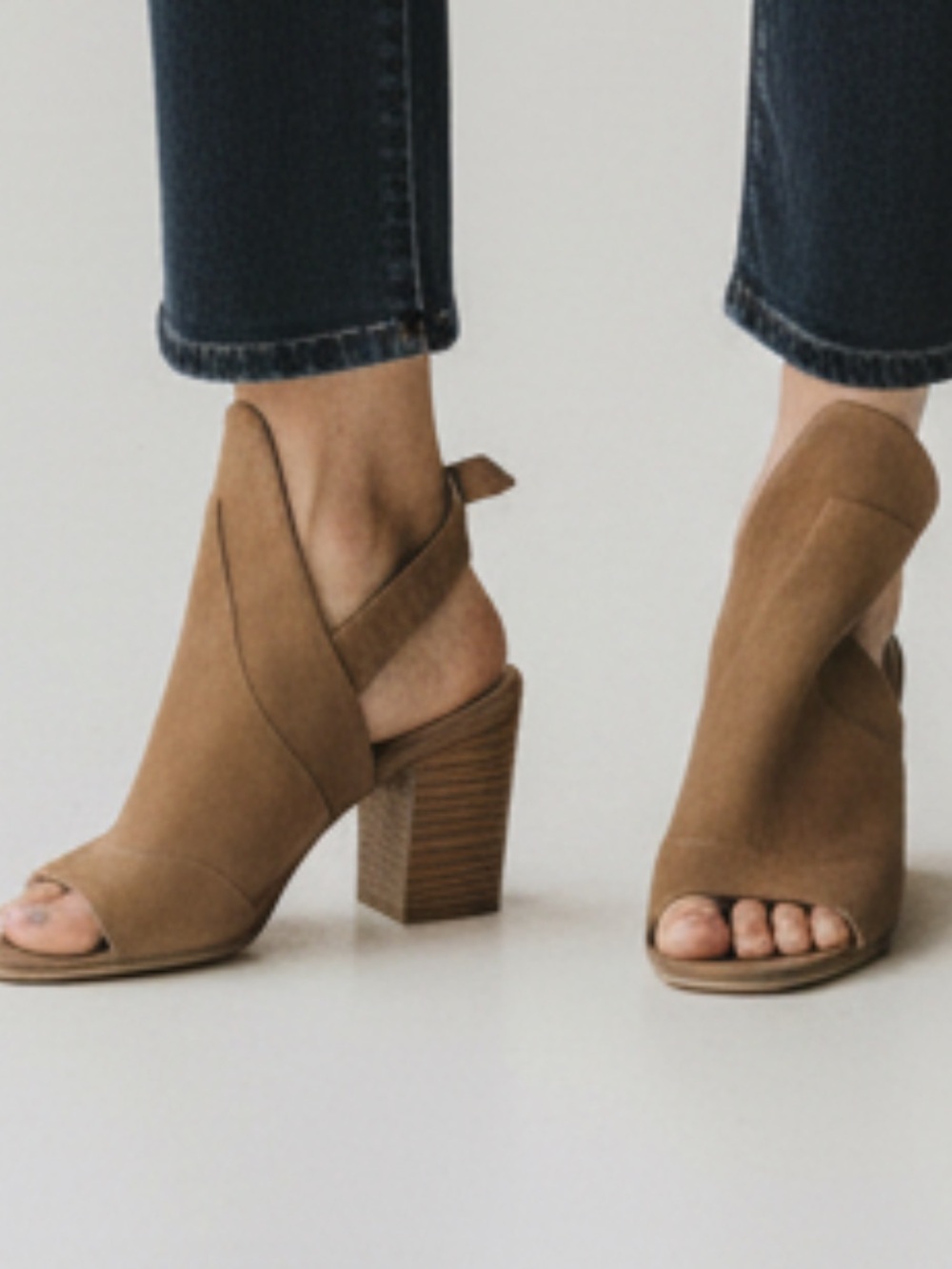 Anthropologie Seychelles Ecosystem Suede Block Heel Sandals 8.5.